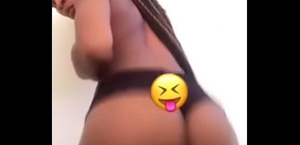  Lil booty twerking